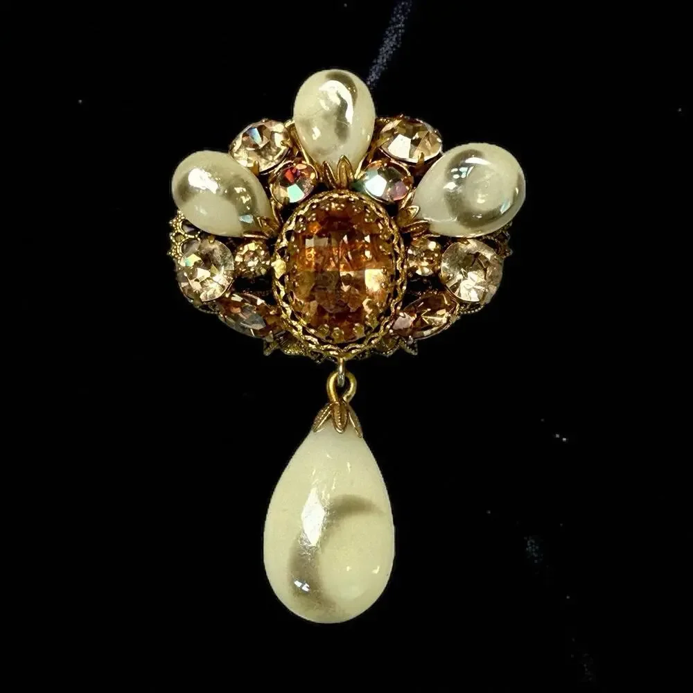 Vintage Signed Regency Beautiful Art Glass Stone Dangle Brooch Gold Tone